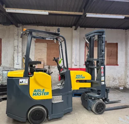 Narrow Aisle (VNA) Forklift Training 3